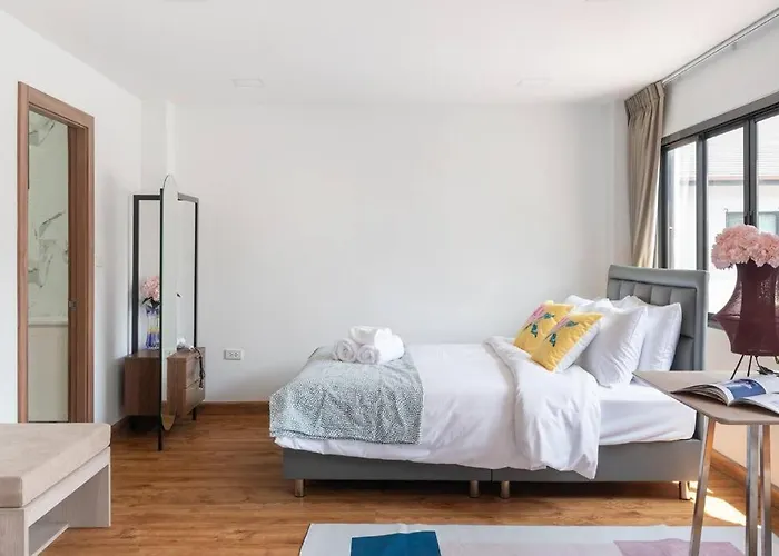 Miq Ekkamai3_pool Villa_3br House 曼谷
